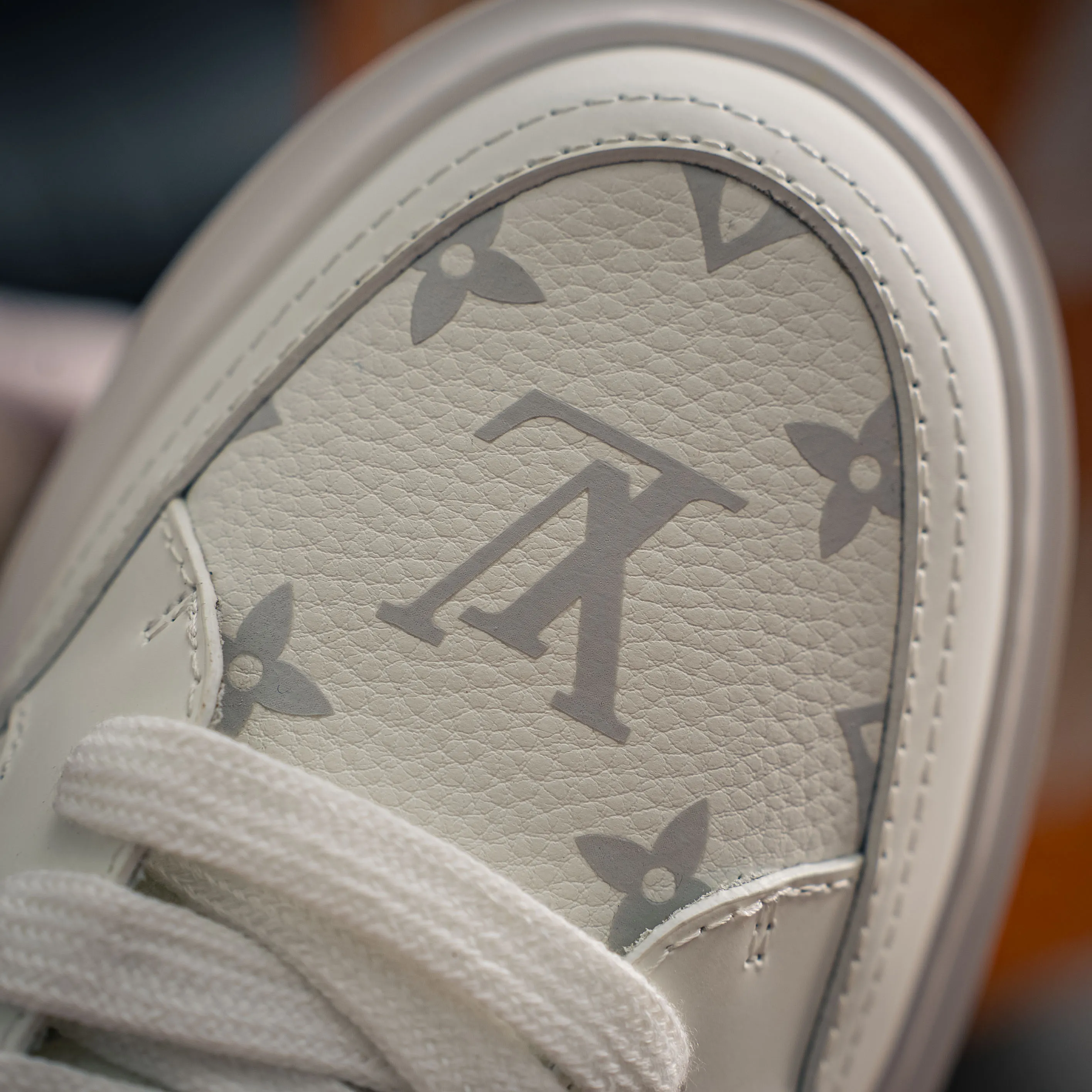 # LOUIS VUITTON Beverly Hills Cowhide Leather Lace-Up Low-Top Skate Shoes Shoes ，